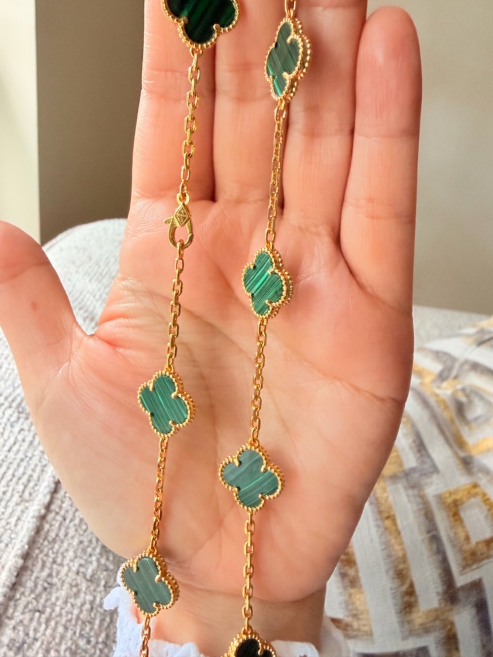 Gold Chain Necklace with Green Clover Motifs Brand New! - Picture 3 of 4